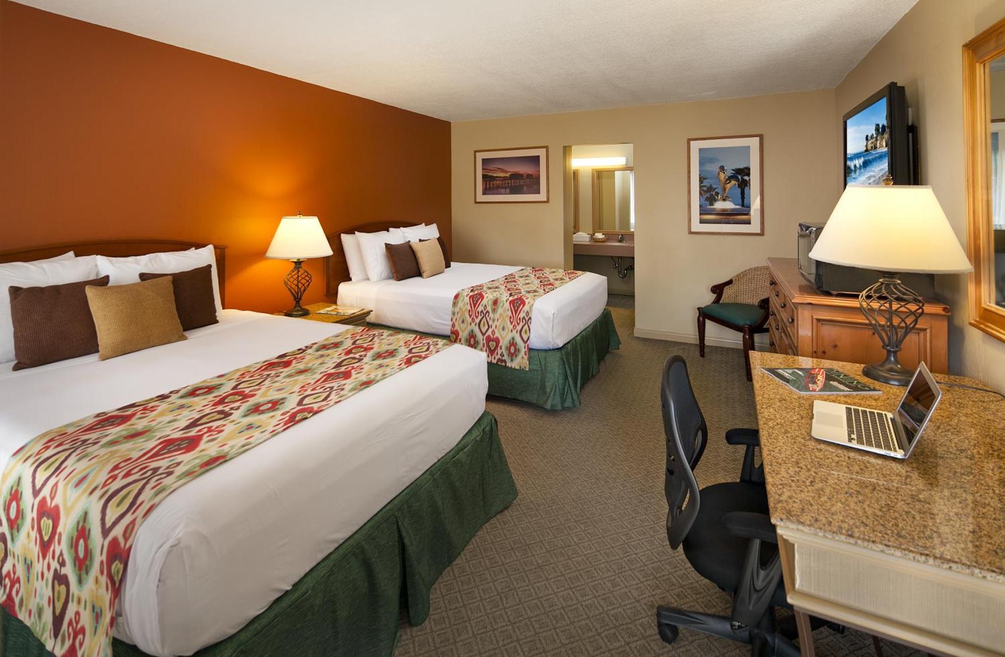 Deluxe Queen Room with Two Queen Beds