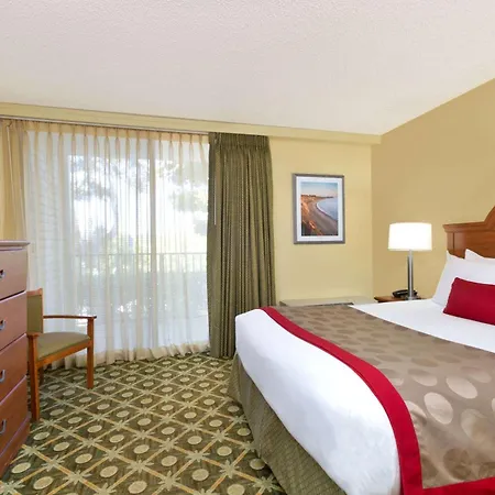 Ramada By Wyndham Santa Barbara-2