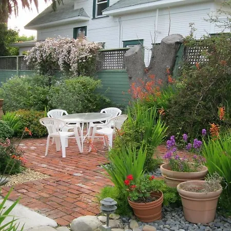 A White Jasmine Inn-2