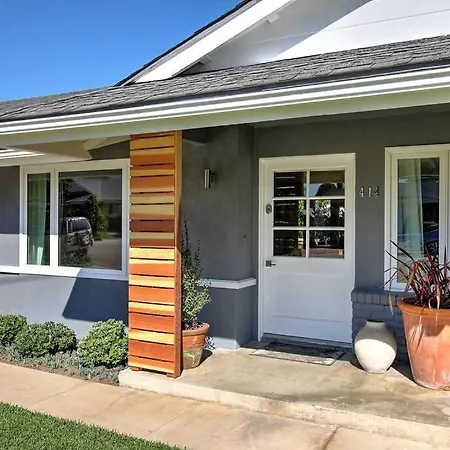 Modern Ranch Style House Near Lake Los Carneros-2