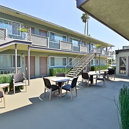 Inn At East Beach-2
